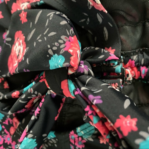 Torrid Tankini Swim Top LIKE NEW Adjustable Front Slimming Size 3 - Picture 7 of 9